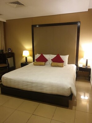 Deluxe Double Room, City View | Desk, free WiFi - Hotel Grand Inn Lahore (Lahore)