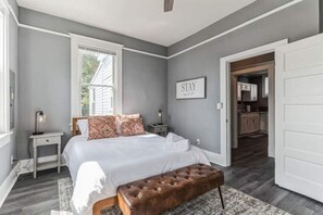 6 bedrooms, iron/ironing board, WiFi, bed sheets - 2 homes that sleep 16! (Hampton)