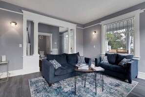 TV, video games - 2 homes that sleep 16! (Hampton)