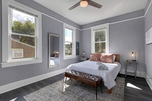 6 bedrooms, iron/ironing board, WiFi, bed sheets