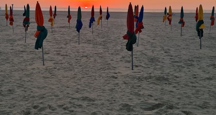 The London house, very nice and cosy apartment - 50m from the beach, unbeatable location!