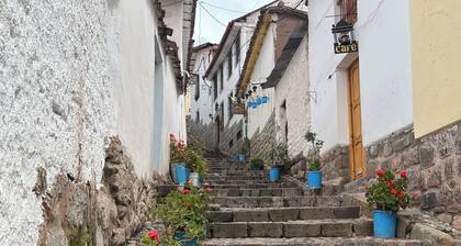 Luxury , casa estilo colonial, calle resbalosa 520