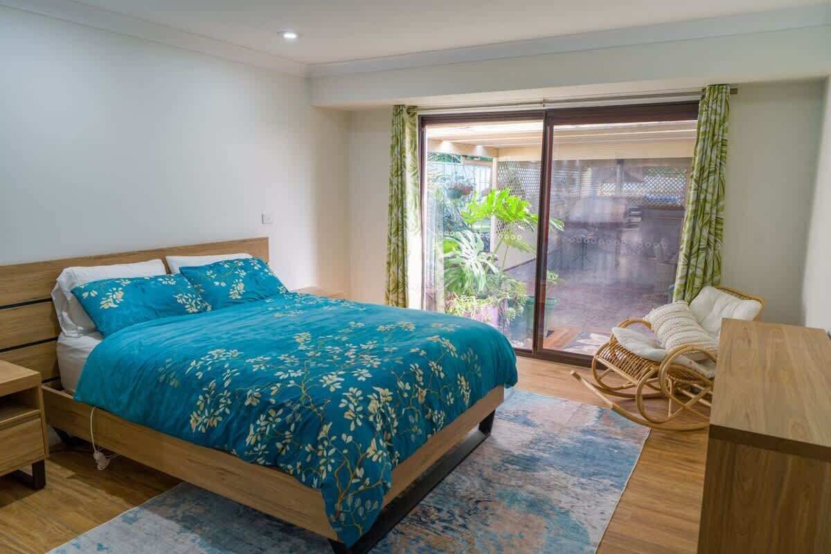 4 bedrooms, travel cot, free WiFi, bed sheets
