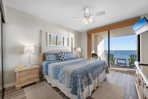 3 quartos, ferros/tábuas de passar roupa, roupa de cama