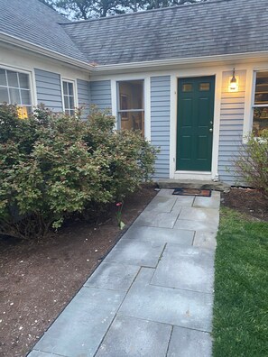 Exterior detail - Charming Guest House, with Waterviews & Private Beach! Perfect for Fun Weekends! (Orleans)