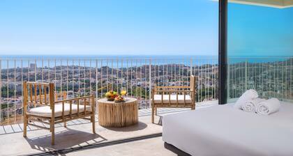 Spacious Villa with great views!