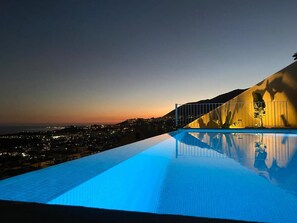 Pool - Spacious Villa with great views! (Benalmádena)