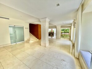 Interior - Modern Comfort: Spacious 2BR in Walled City (Cartagena de Indias)