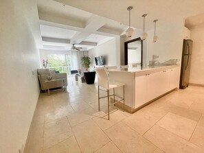 Interior - Modern Comfort: Spacious 2BR in Walled City (Cartagena de Indias)