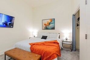 2 bedrooms, iron/ironing board, travel cot, WiFi