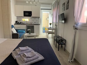 1 chambre, fer et planche à repasser, Wi-Fi gratuit, draps fournis