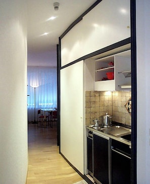 Superior Studio | Private kitchenette | Mini-fridge, microwave, stovetop, electric kettle - Prati Home (Rome)