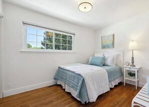 3 bedrooms, desk, WiFi, bed sheets - Sunny, Peaceful 3 bedroom house with Pool in San Rafael (San Rafael)