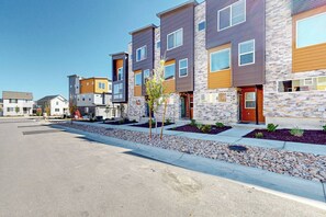 Exterior - Park City 3-bedroom/3-bath townhome, 15 mins to PCMR/DV, 40 mins to SLC airport (Park City)