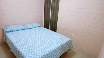 2 bedrooms, iron/ironing board, WiFi, bed sheets