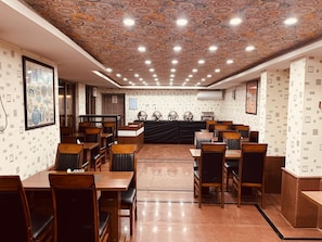Restaurant - Hotel Su Casa by Stay Kashmir  (Srinagar)