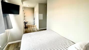 1 habitación, escritorio, wifi gratis y ropa de cama