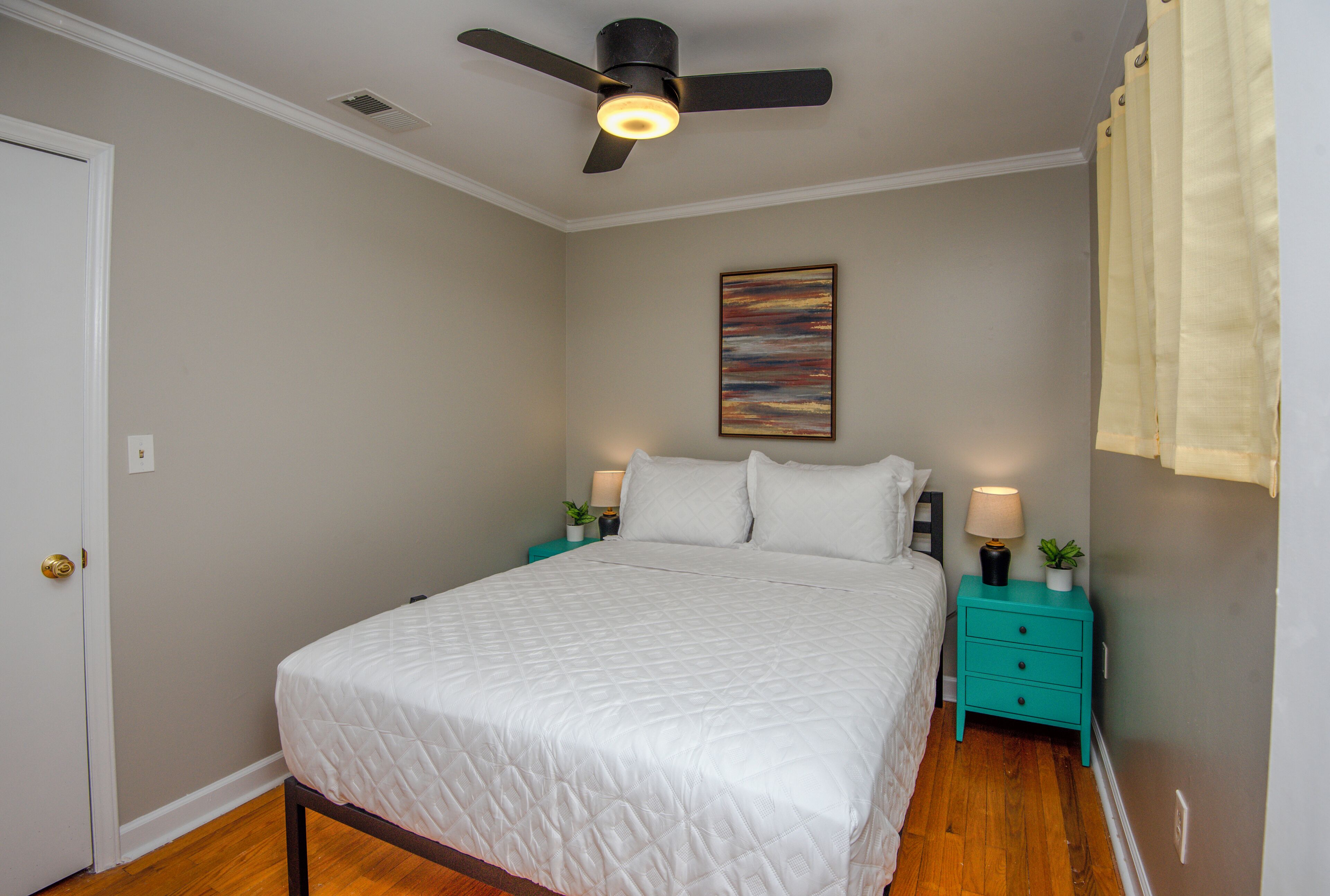 4 bedrooms, desk, iron/ironing board, free WiFi