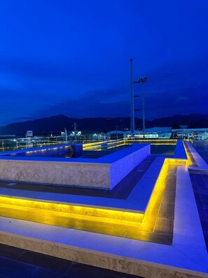Outdoor pool - Lovera Hotel (Santiago de los Caballeros)
