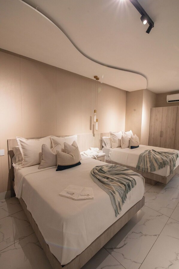 Double Room, 2 Single Beds