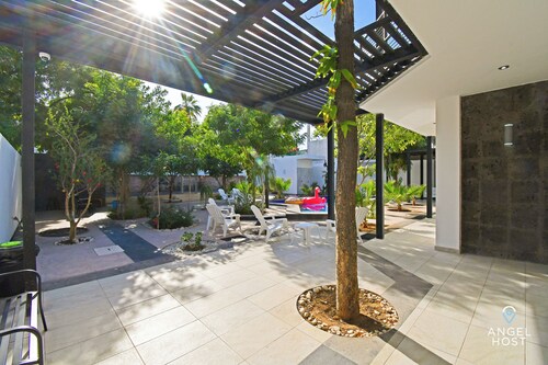 Downtown Rooms Pool & BBQ Near Hotspots