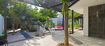 Downtown Rooms Pool & BBQ Near Hotspots