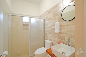 Toallas, papel higiénico