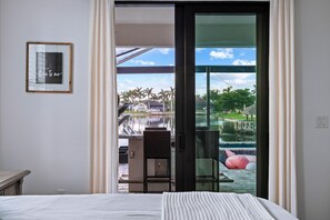 5 habitaciones, tabla de planchar con plancha, wifi y ropa de cama 
