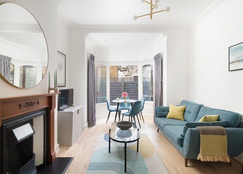 West End Drury Lane Modern 3 Bedroom Apt