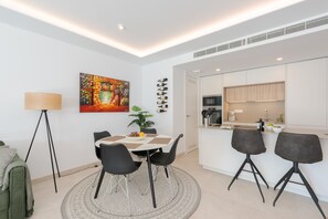 Dining - Jade Tower | 2-Bedroom Coastal Luxury Apartment in Fuengirola (Fuengirola)