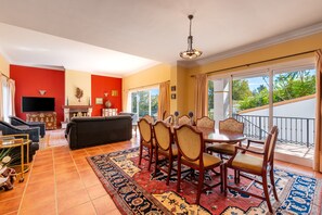 Smart TV - Villa Amland | Golf Paradise with private swimming pool (Mijas)