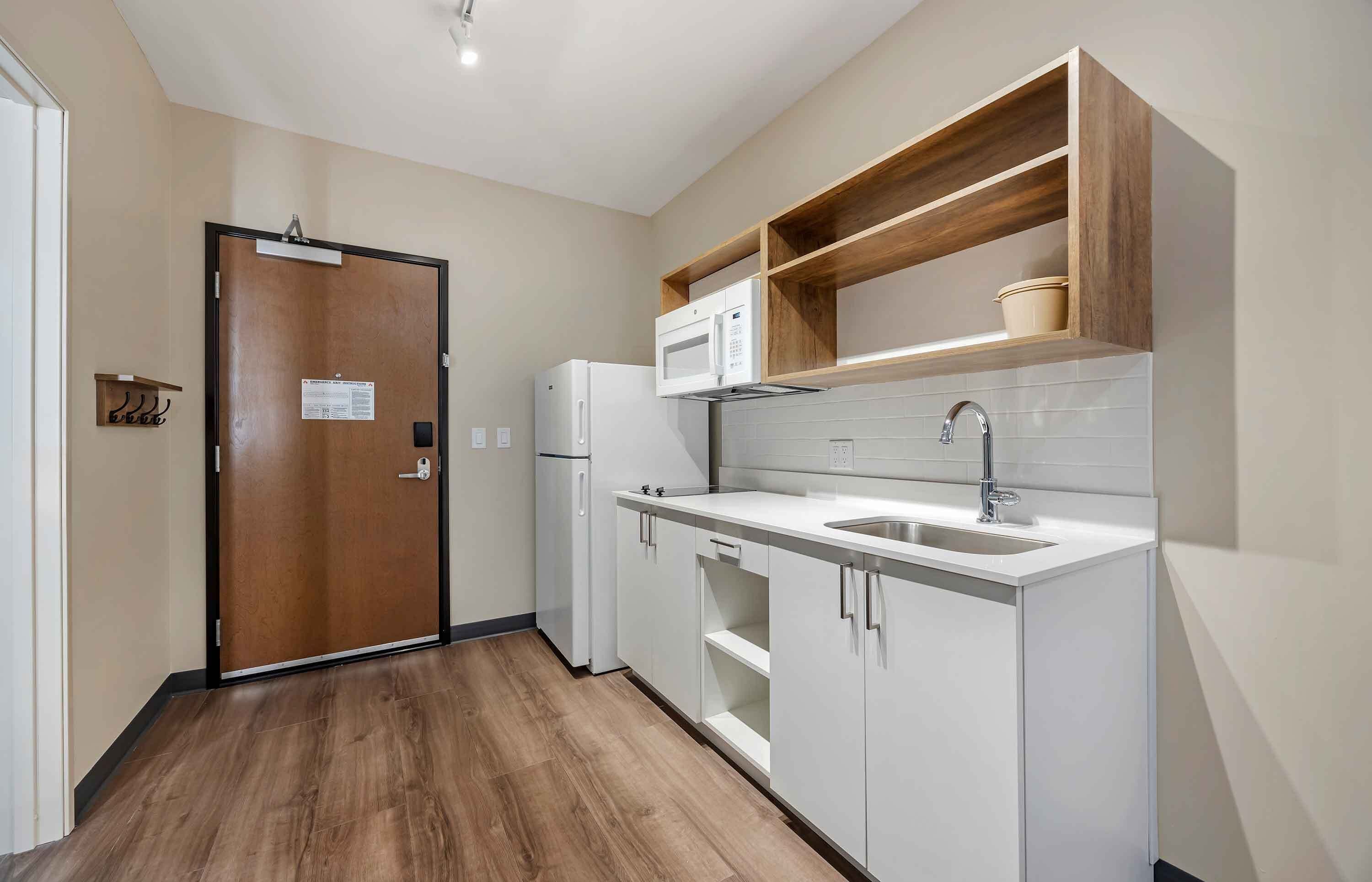 Standard Studio, 1 King Bed, Refrigerator & Microwave | Private kitchen | Full-size fridge, microwave, stovetop