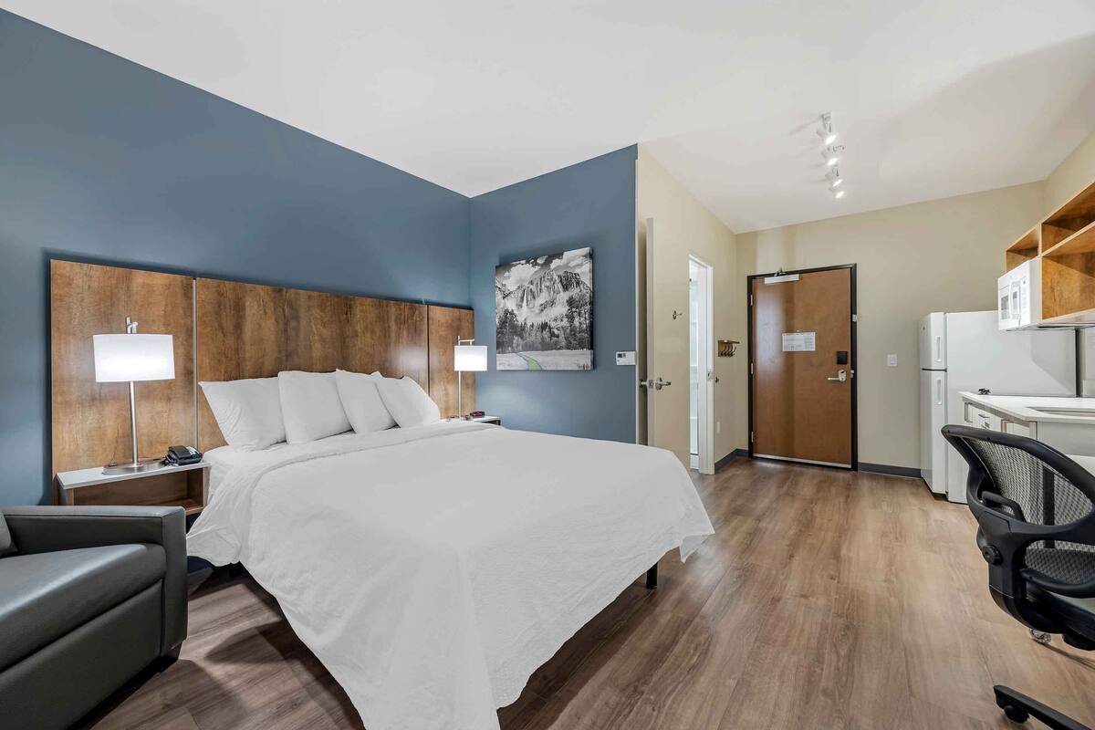 Standard-Studio, 1 Queen-Bett, Kühlschrank und Mikrowelle
