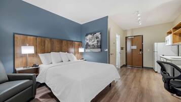 Premium bedding, iron/ironing board, free WiFi, bed sheets