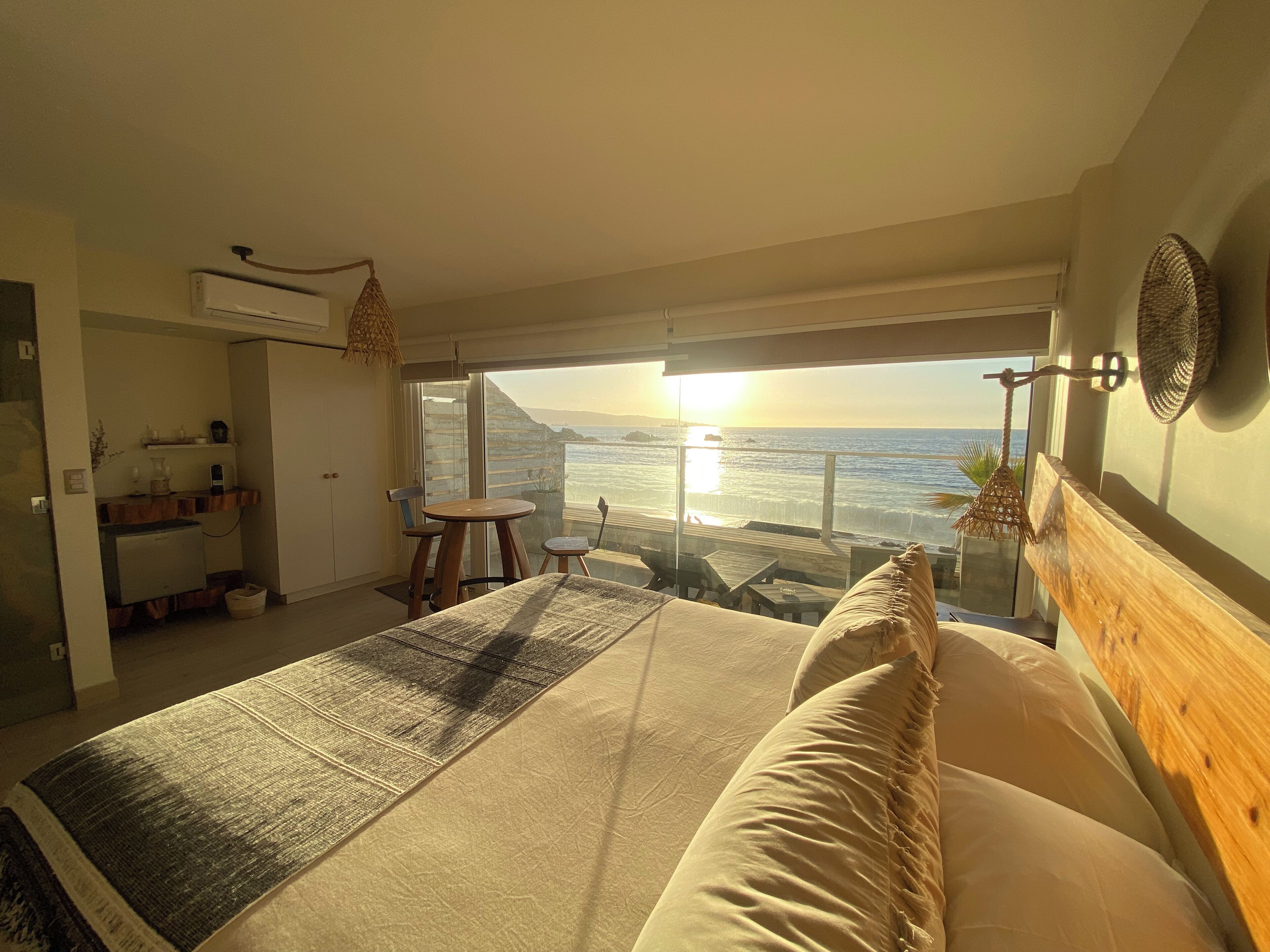 Deluxe Double Room, Beach View | Minibar, laptop workspace, free WiFi, bed sheets