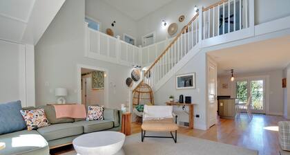 Walk to Long Sands Beach| Private Pool| Dogs Welcome | First Floor King Bedroom