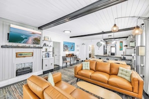 Fernseher, Kamin, Arbeitsbereiche