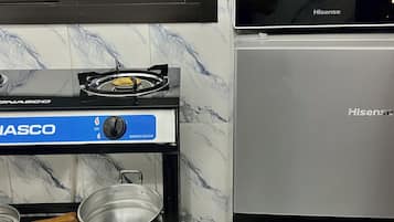 Deluxe-Studiosuite | Eigene Küche | Kühlschrank, Mikrowelle, Herdplatte