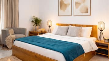 Suite monolocale Deluxe, balcone, vista baia | Postazione laptop, Wi-Fi gratuito, lenzuola