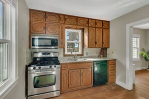 Micro-ondes, four, plaque de cuisson, lave-vaisselle