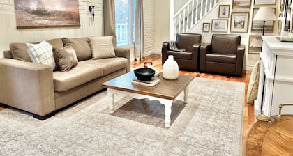Cozy 3 Bedroom Home Neighbouring Dagmar Ski Resort. Only 1 Hour from Toronto.