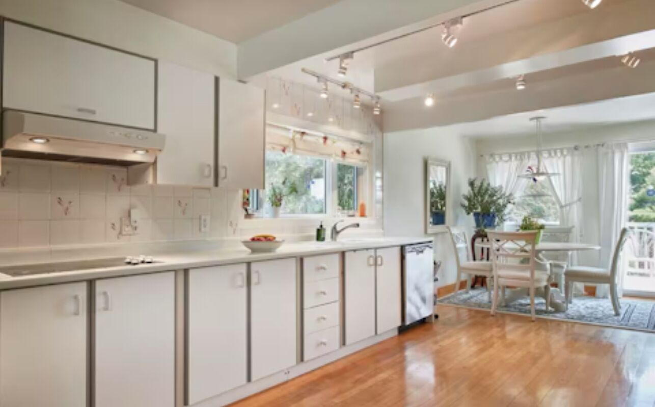 Micro-ondes, four, plaque de cuisson, lave-vaisselle