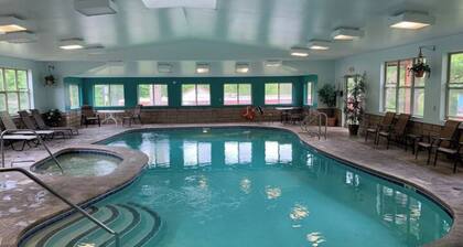 The Mohican Resort Motel Groups House