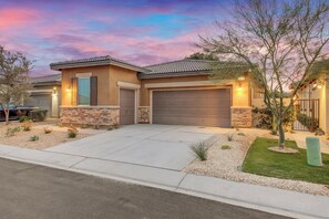 Exterior - Indio Jewel • Walk to Fest • Pool+Spa + Golf View (Indio)