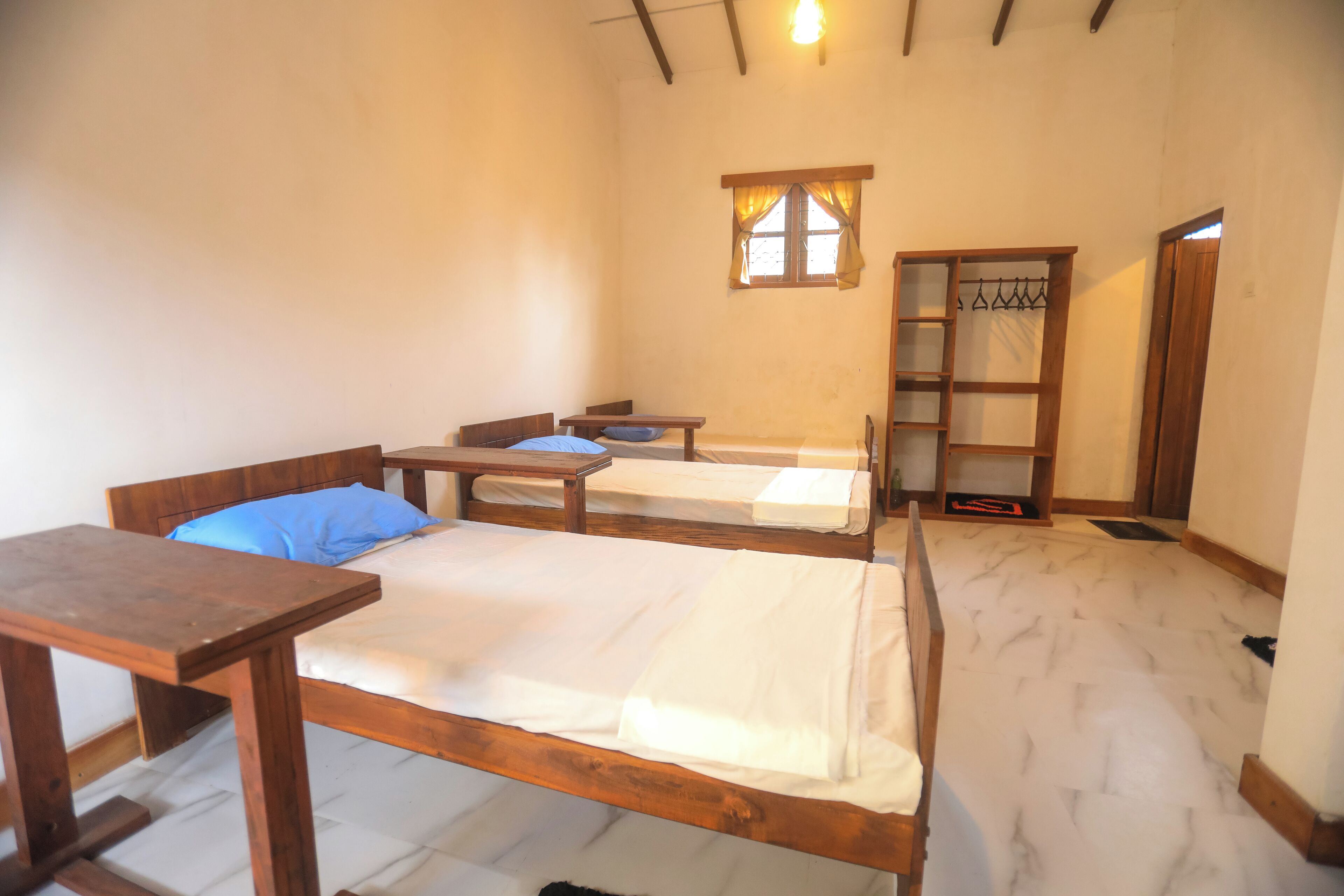 Family Room, Garden View | Desk, laptop workspace, free WiFi