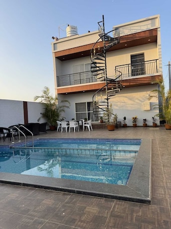 Fachada de la propiedad