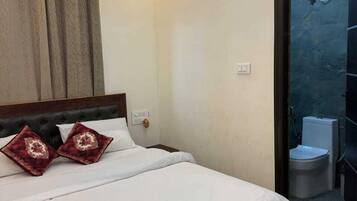 Vila, varanda, vista para a piscina | 5 quartos, Wi-Fi de cortesia