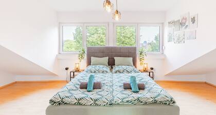 FeWo Gladbeck Große 2 Zimmerwohnung mit Balkon nahe MoviePark & Arena AufSchalke