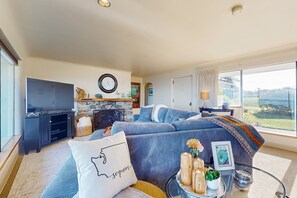 Fernseher, Kamin, DVD-Player, Bücher