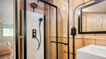 Comfort Tent | Bathroom